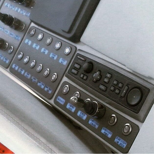 1041288_Rel 1041286 4  Rustfri bryter LED rød og blå 12V.jpg